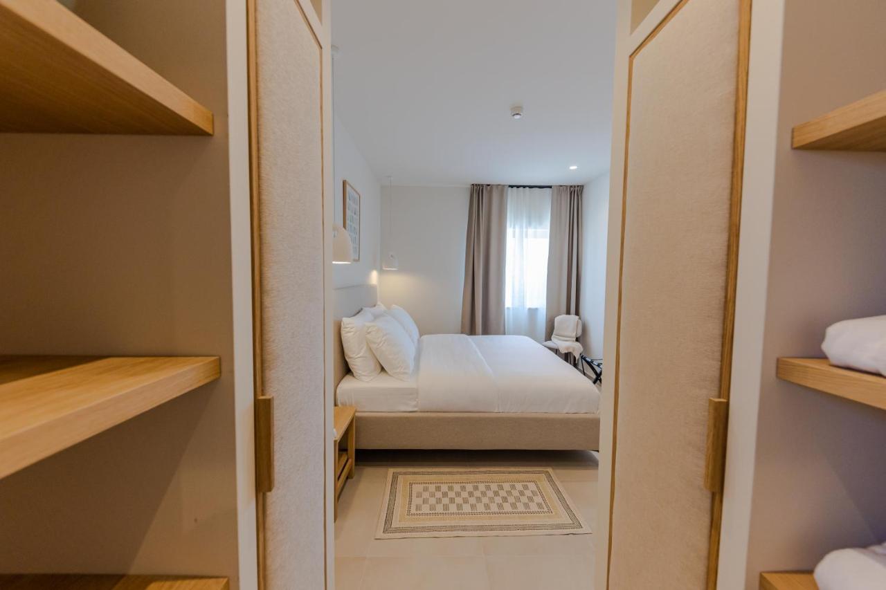 The Olive Poolhouse Apartment *